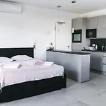 Apartment Point Zero *