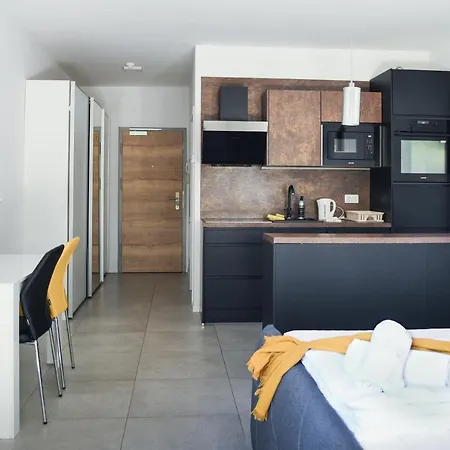 Apartment Point Zero