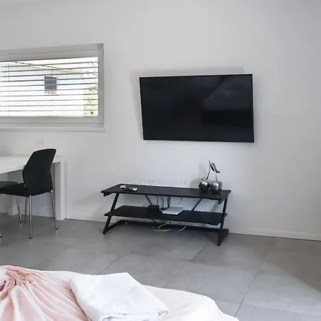Point Zero Apartment *