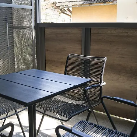 Point Zero Apartment *