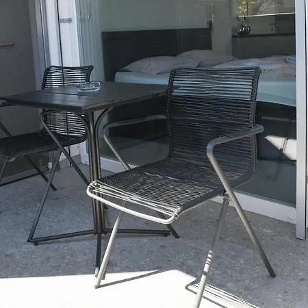 Apartment Point Zero