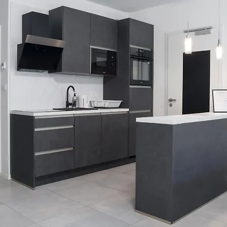 Point Zero Apartment *